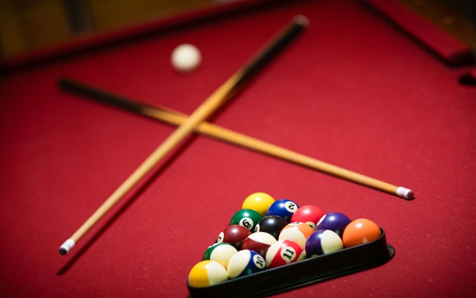 Hugs N Kisses Pool Table Hot Tub Pool Table Community Pool Close To Downtown Gatlinburg Εξωτερικό φωτογραφία